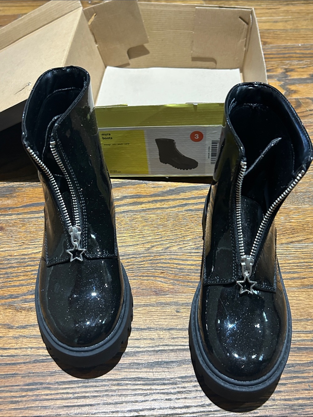 art class Black Patent Star-Zip Ankle Booties new with box - Picture 2 of 10